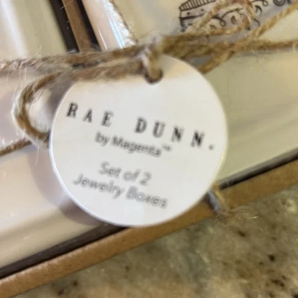 Rae Dunn #1 Mom Jewellery Box Set - Picture 2 of 2
